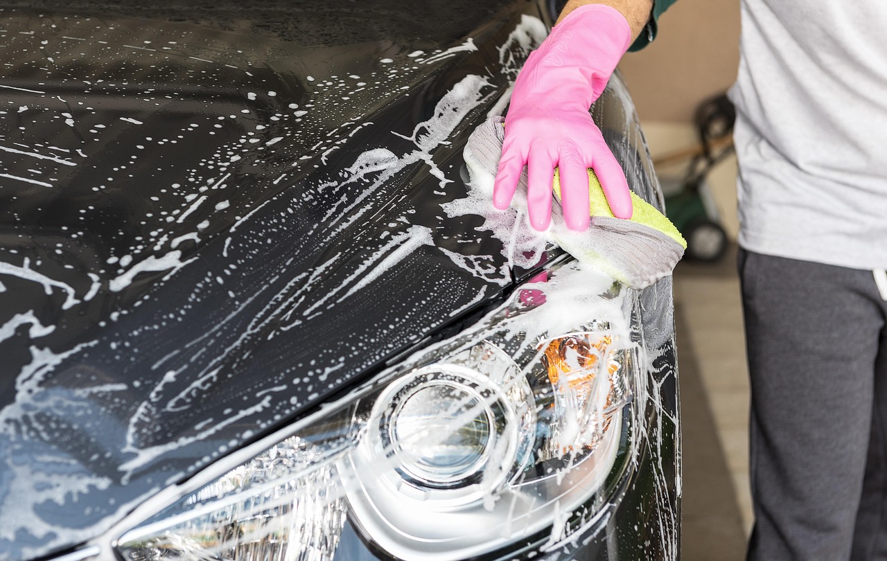 wash a car, car, blue, business, clean, washing powder, dust, dirty, foam, garage, labor, mud, reflection, nature, screen, serve, shine, shinning, soap, sponge, station, transport, in the city, vehicle, wash, water, car wallpapers, wax, window, wiper, work, worker